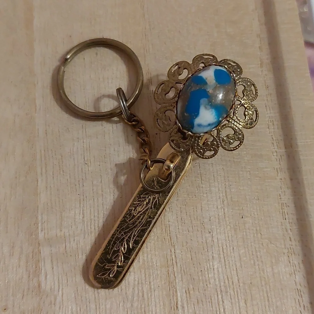 Vintage King's Key Finder Key Ring Clip Ornate Gold Tone Faux Turquoise Accent